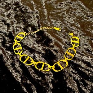 Gold Bracelet for women’s